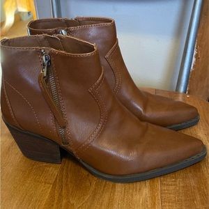 Gorgeous Circus boots by Sam Edelman. Size9. Worn twice.